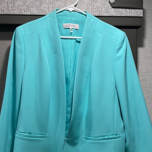 Kaspar tailored dress, matching jacket in stunning turquoise. - Picture 5 of 7